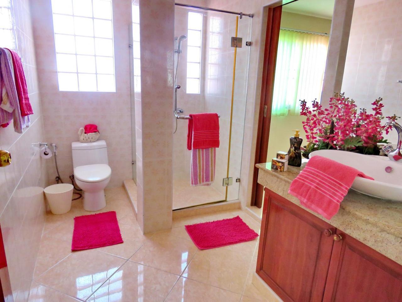 Butterfly Garden Boutique Residences Large Luxury Apts And Villas A Lifetsyle Destination By Neang, Everything You Need All Right Here 1-3 Bedrooms 110 To 190 Sq Mtrs, 2 Full Bathrooms, Rain Shower, Spa Bath, Bbq, Free Wifi, Staff 24-7, Close To Beac Pattaya Bagian luar foto